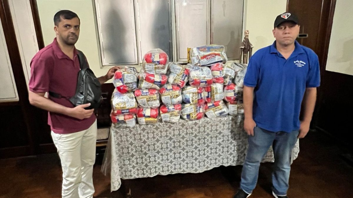 Sindcont-SP arrecada R$ 1.000 em campanha “PIX Solidário” e doa 25 cestas básicas à Paróquia Santa Ifigênia